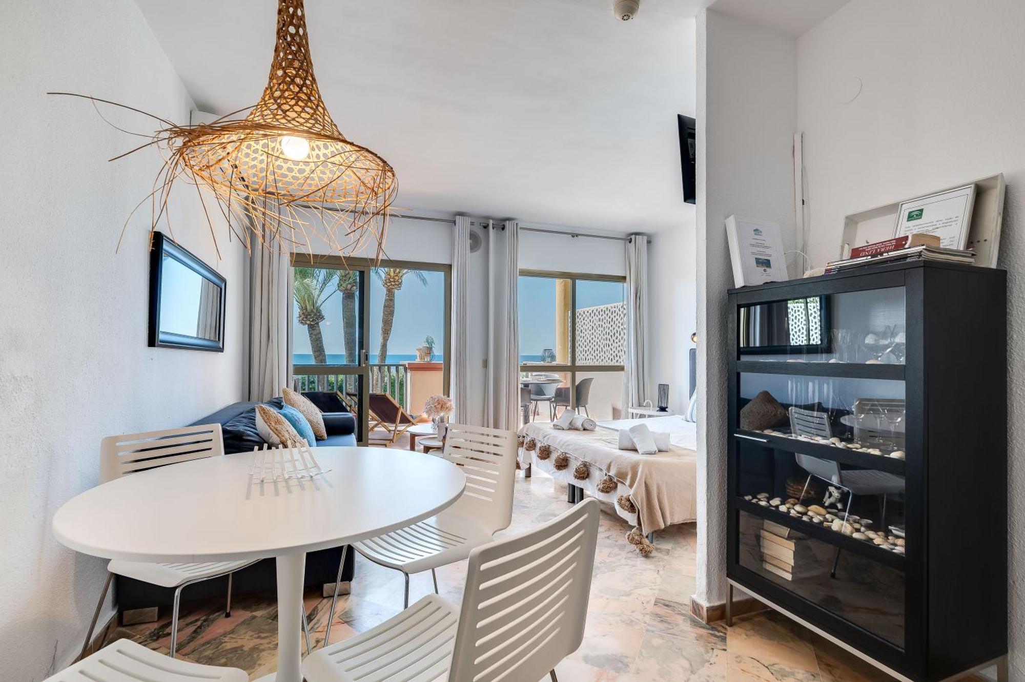 Front Line Beach Studio Apartment Marbella Exterior photo