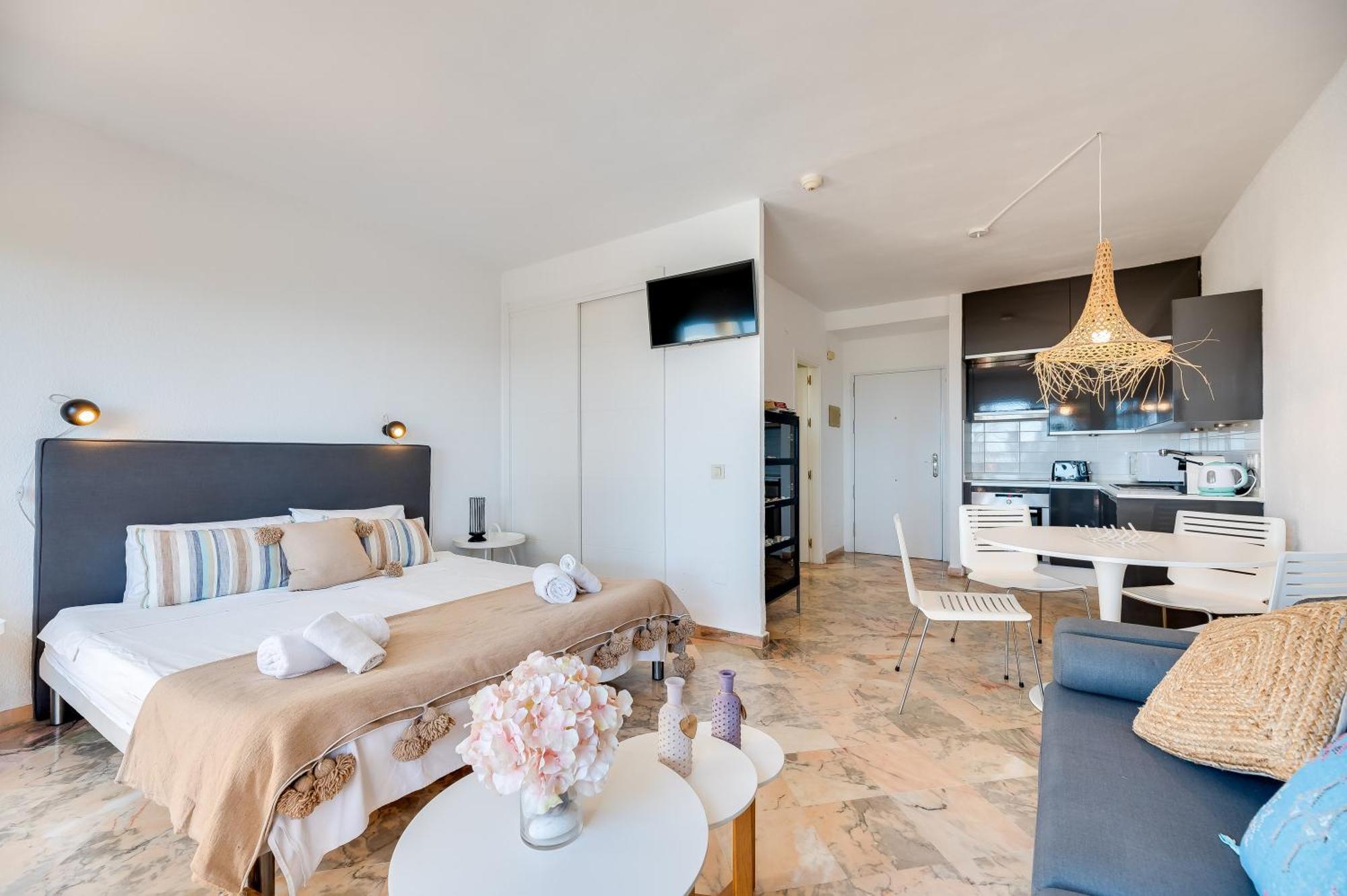 Front Line Beach Studio Apartment Marbella Exterior photo