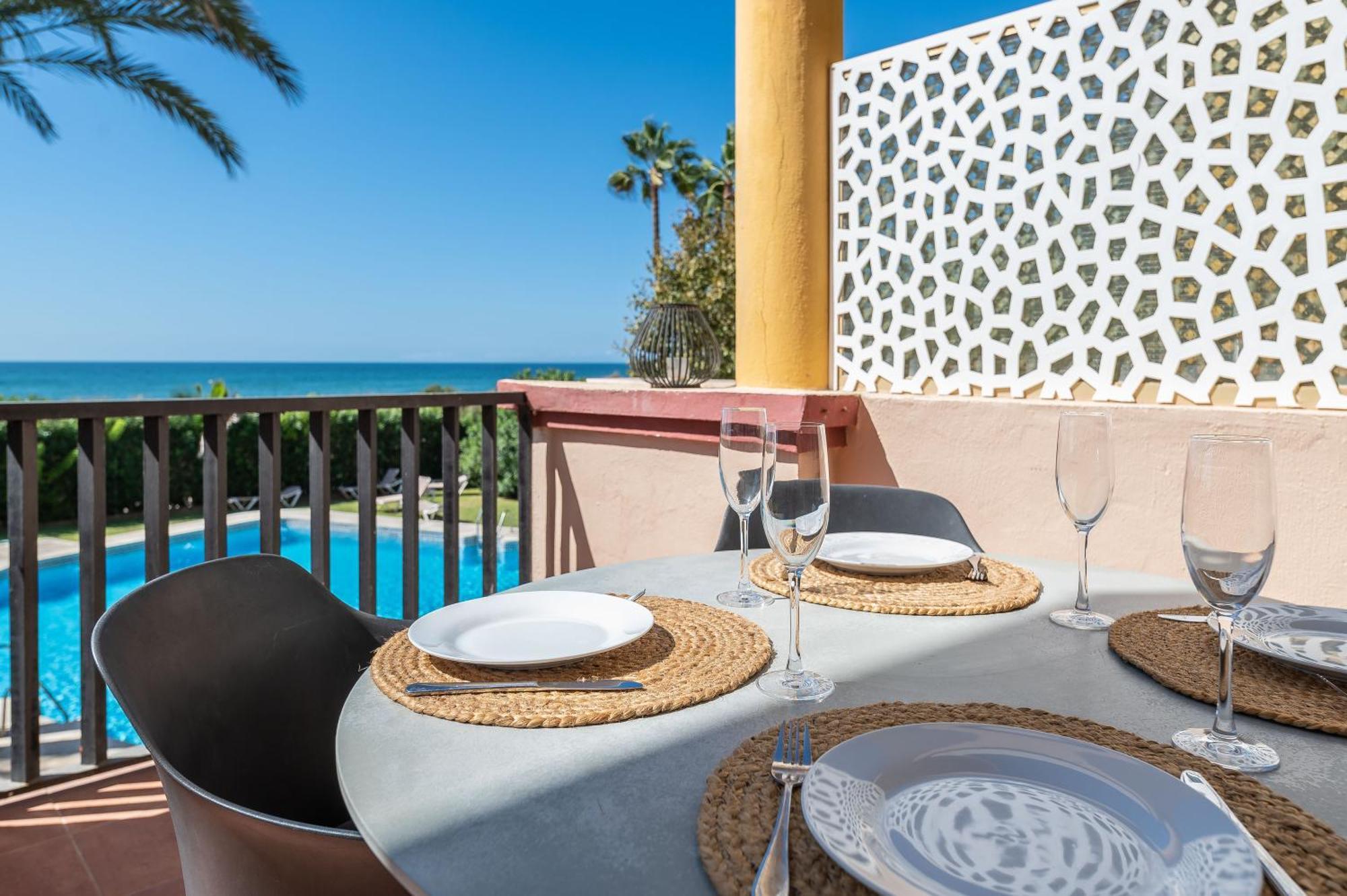 Front Line Beach Studio Apartment Marbella Exterior photo