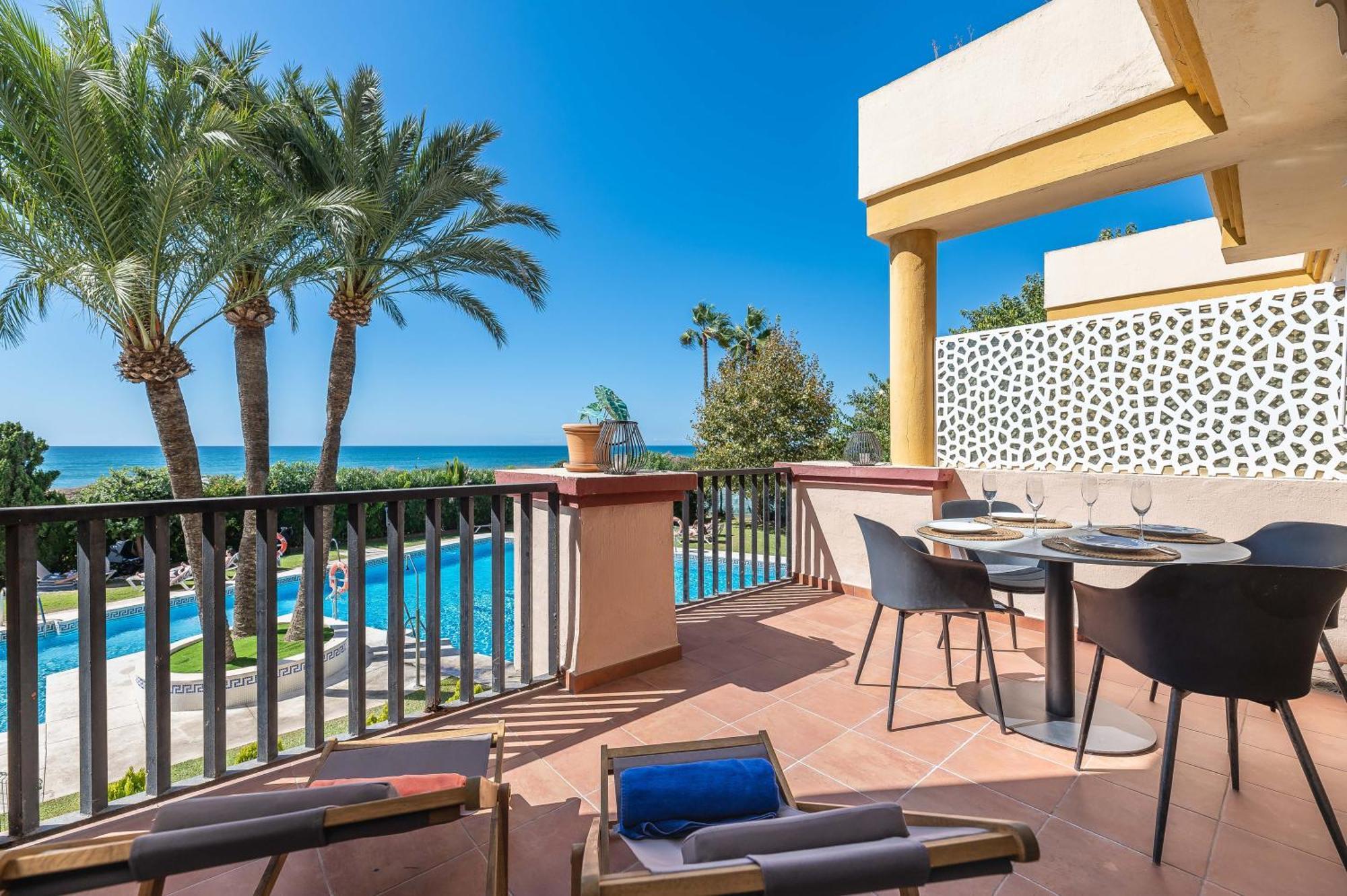 Front Line Beach Studio Apartment Marbella Exterior photo
